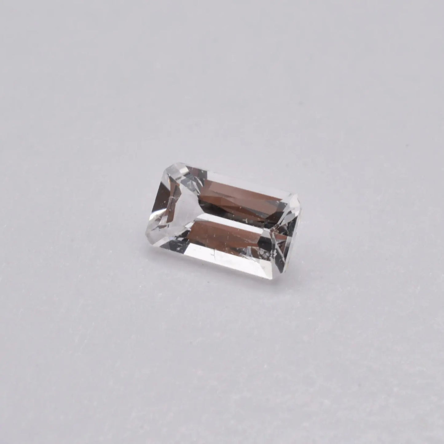 Danburite 0,78ct - pierre précieuse - gemme