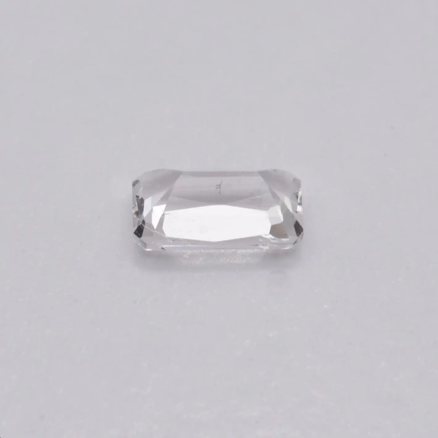gemme taillée Danburite Rectangle 0,78ct PASSOT-GEMS