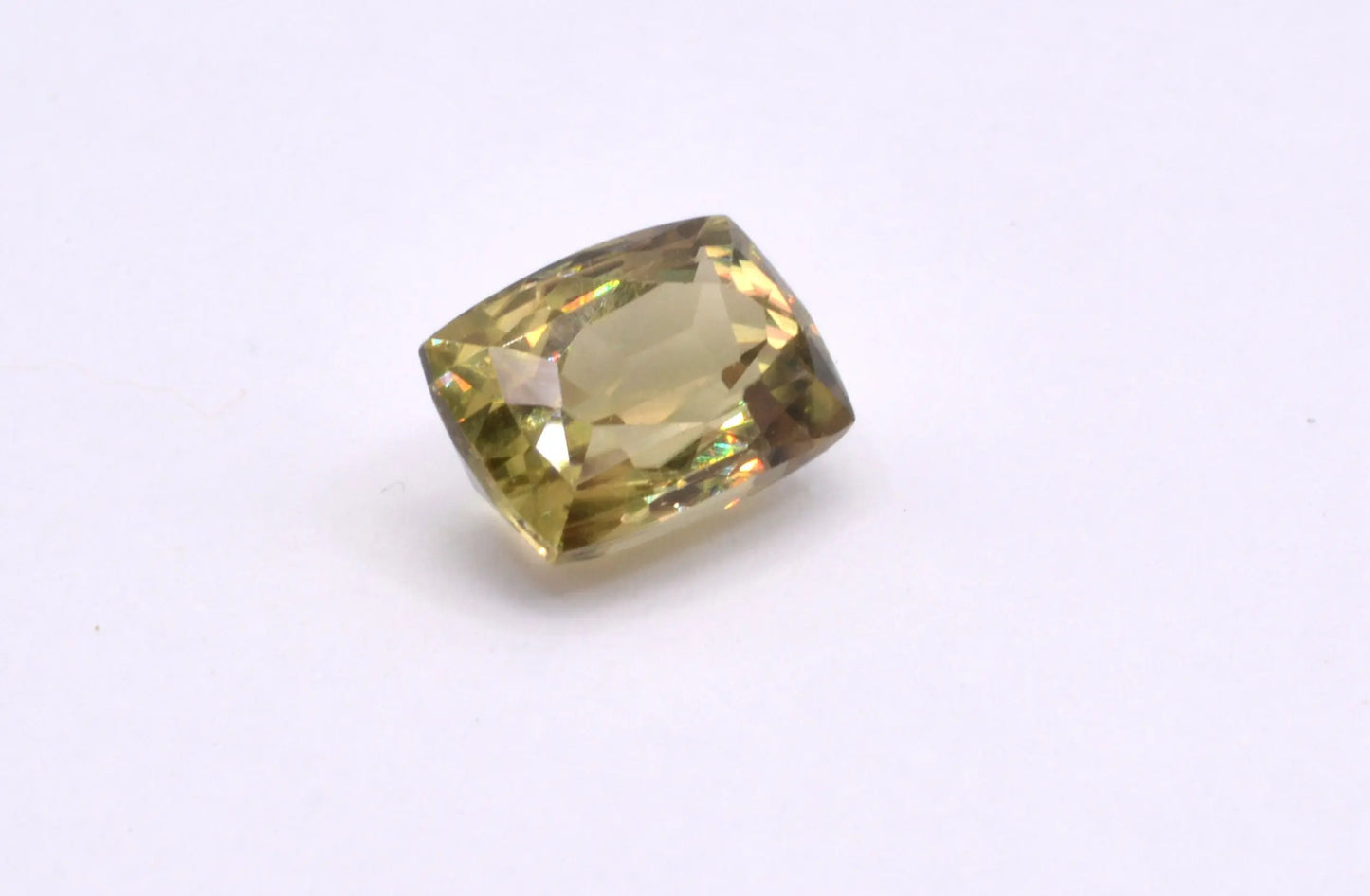Diaspore/Zultanite Coussin Rectangle 5,63ct - pierre précieuse - gemme