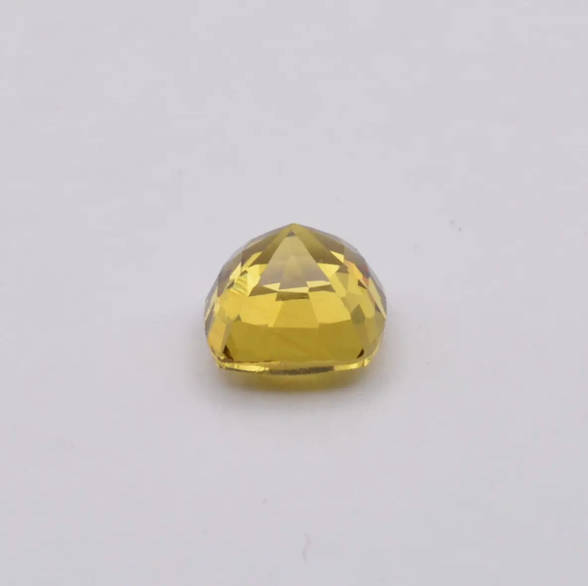 Pierre taillée Grenat du Mali Coussin 1,83ct