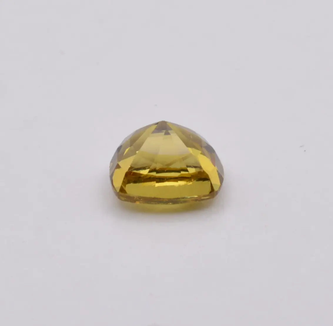 Pierre taillée Grenat du Mali Coussin 1,83ct