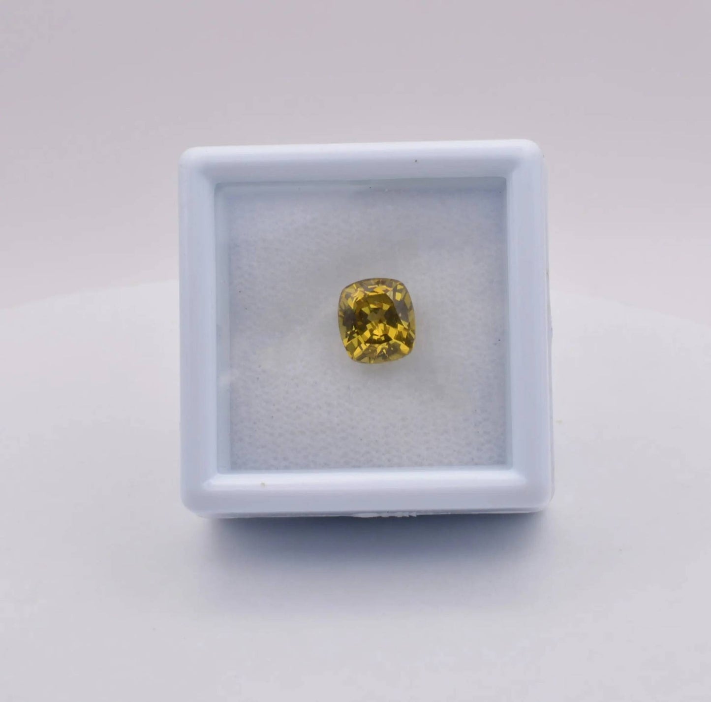 Pierre taillée Grenat du Mali Coussin 1,83ct