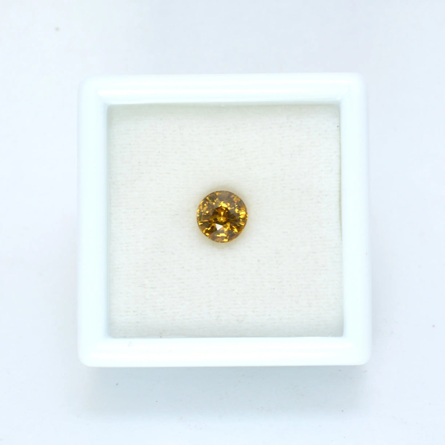 Pierre taillée Grenat du Mali Jaune Rond 0,80 ct