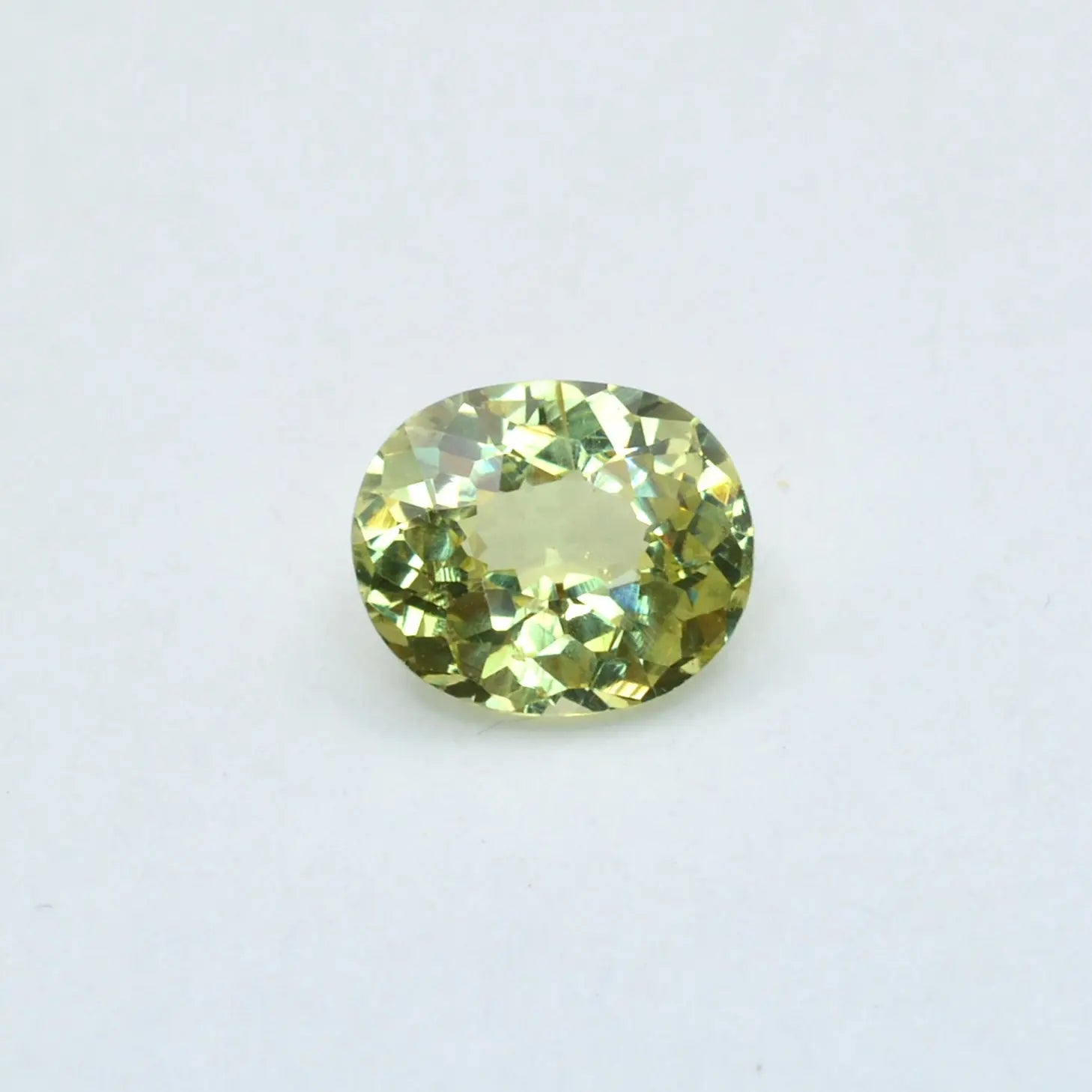 Pierre taillée Grenat du Mali Jaune Ovale 0,69ct