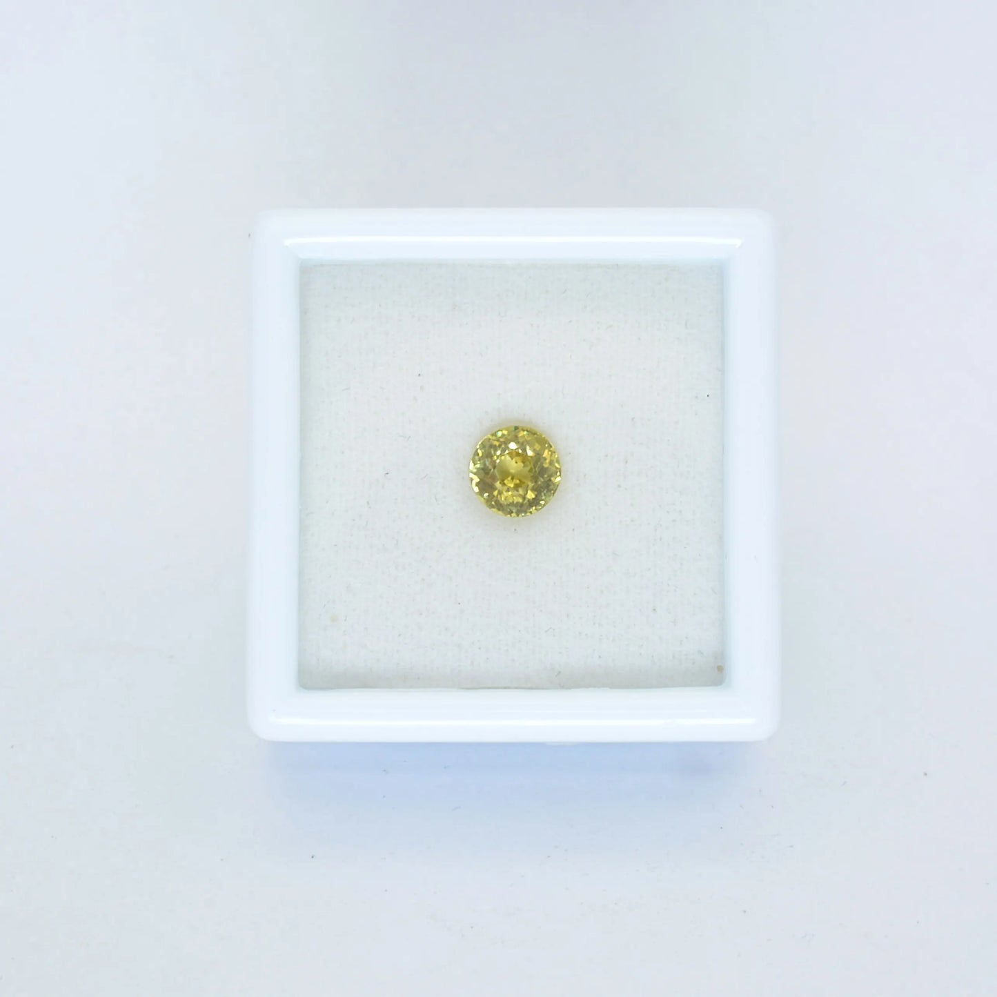 Pierre taillée Grenat du Mali Jaune Rond 0,69 ct