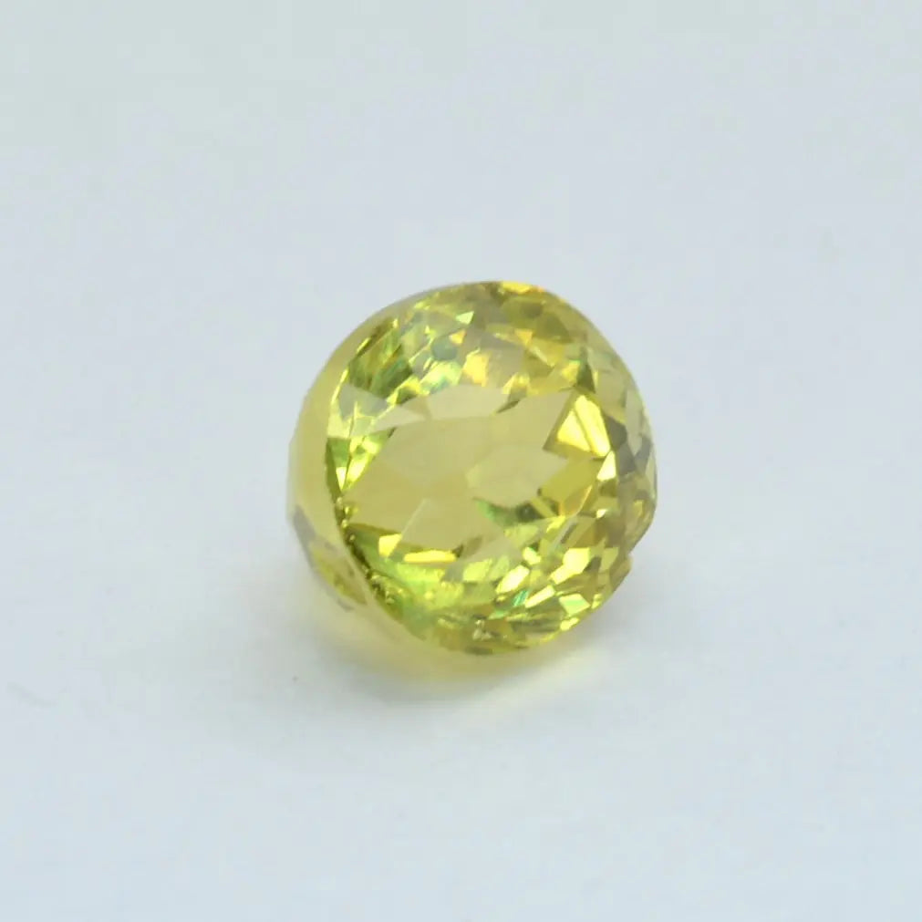 Pierre taillée Grenat du Mali Jaune Ovale 0,71 ct
