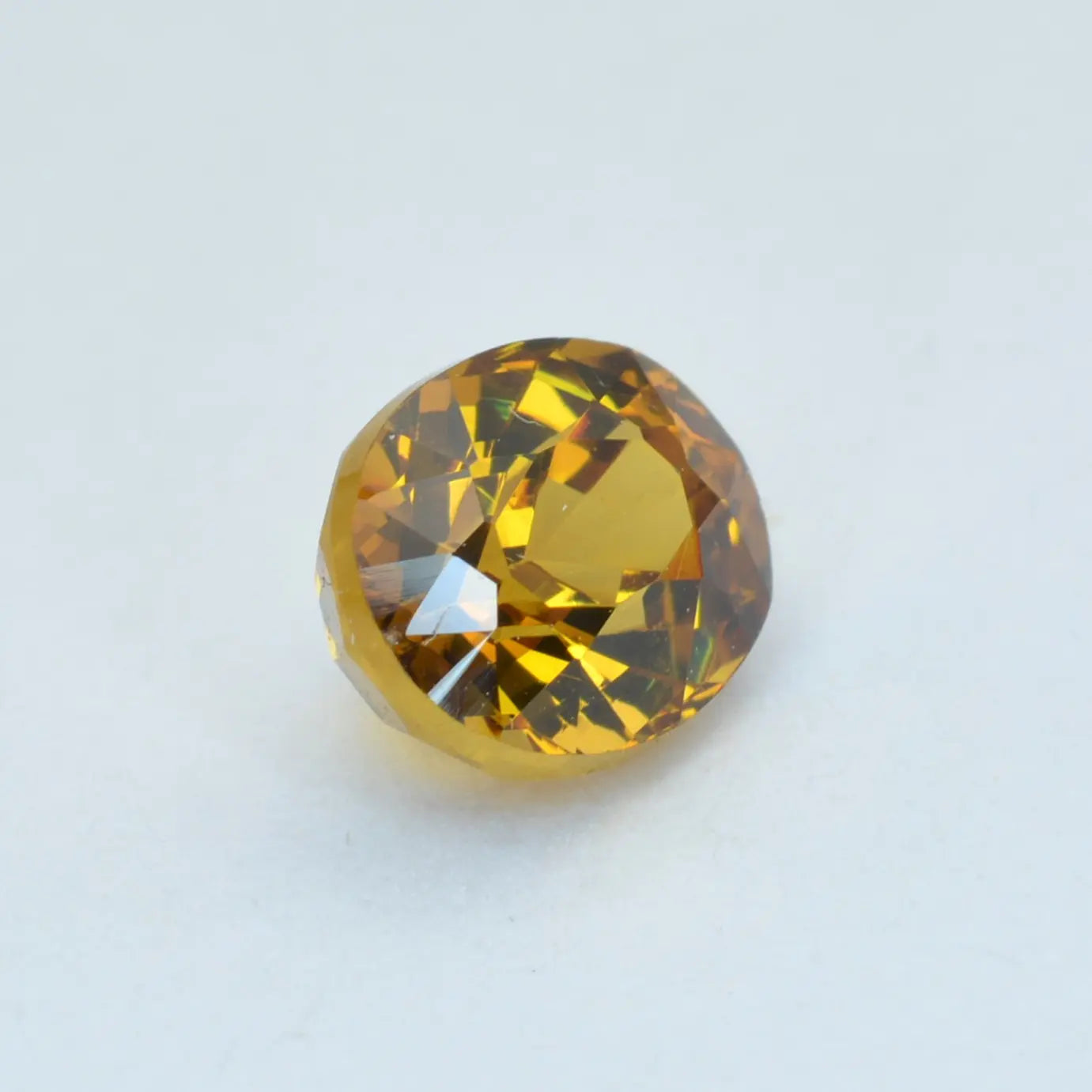 Pierre taillée Grenat du Mali Jaune Ovale 0,96 ct