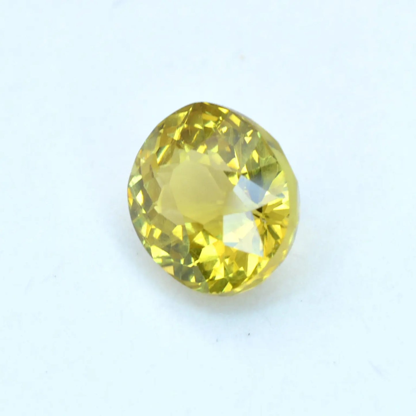 Pierre taillée Grenat du Mali Jaune Ovale 1,04 ct