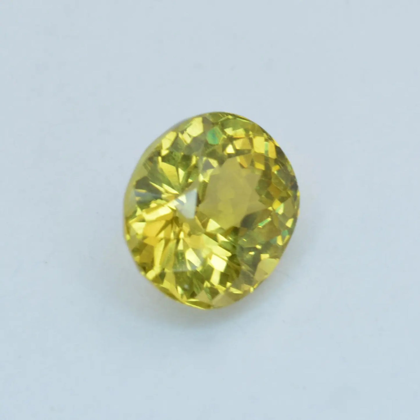 Pierre taillée Grenat du Mali Jaune Ovale 1,04 ct