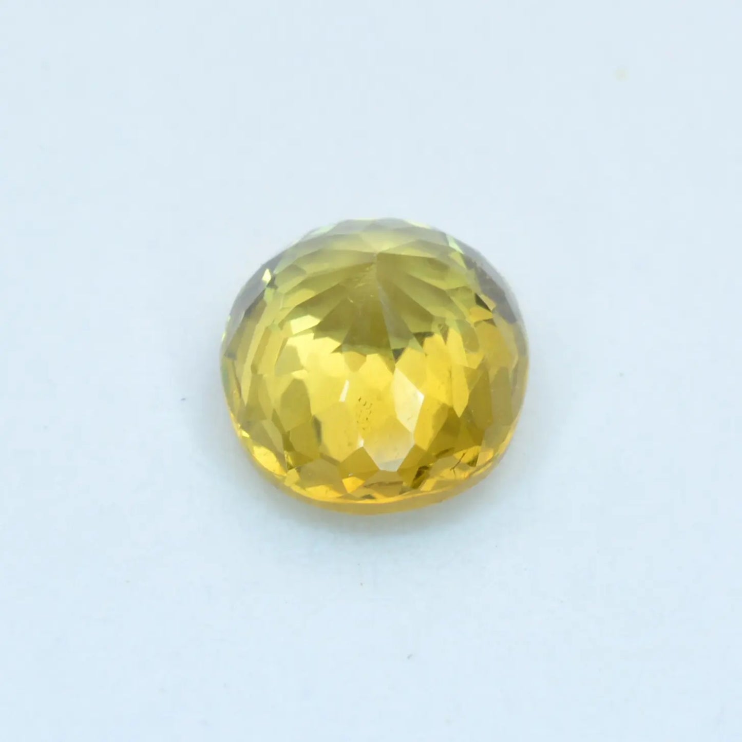 Pierre taillée Grenat du Mali Jaune Ovale 1,04 ct