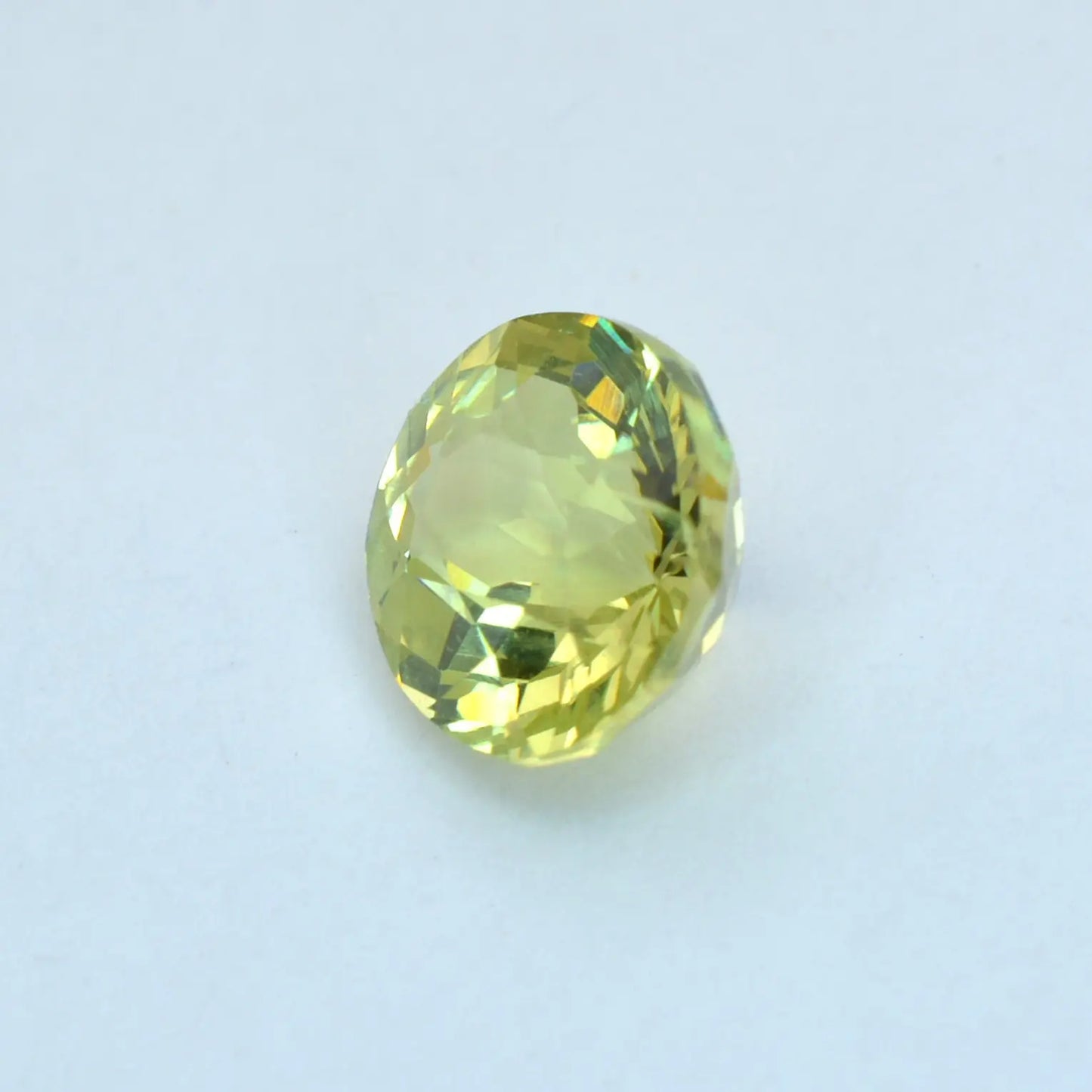 Pierre taillée Grenat du Mali Jaune Ovale 1,06 ct