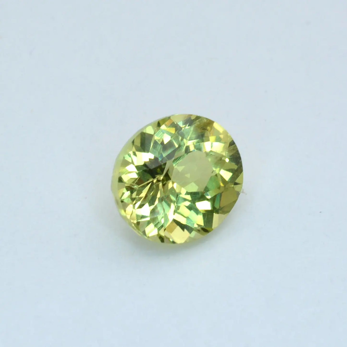 Pierre taillée Grenat du Mali Jaune Ovale 1,06 ct