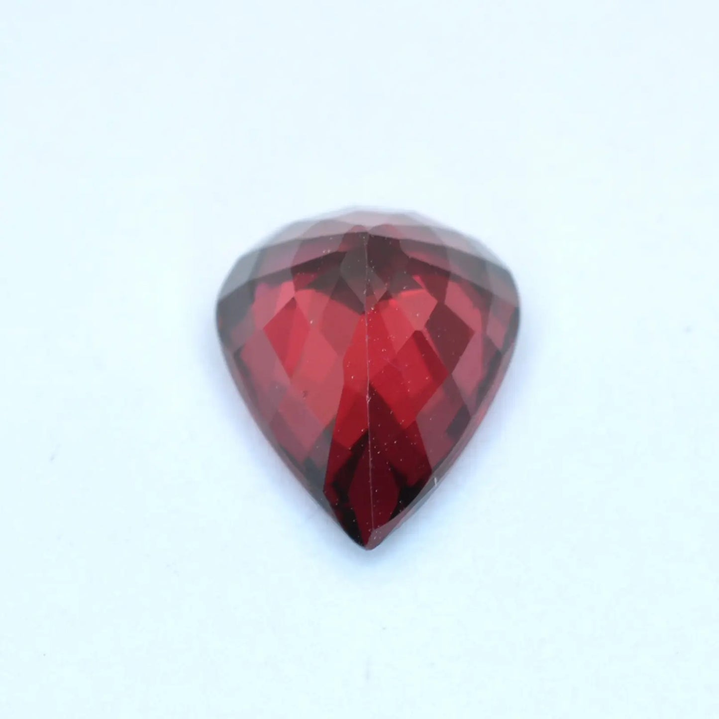 pierre taillée Grenat Rhodolite Poire 1,78ct
