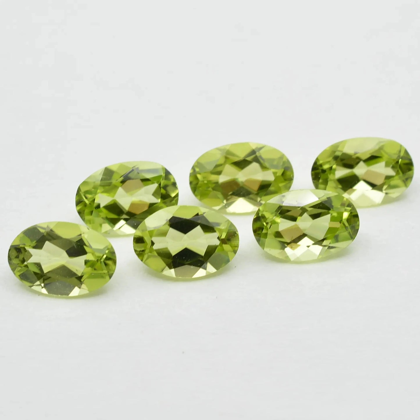Lot Péridots Ovales 6x4-3ct