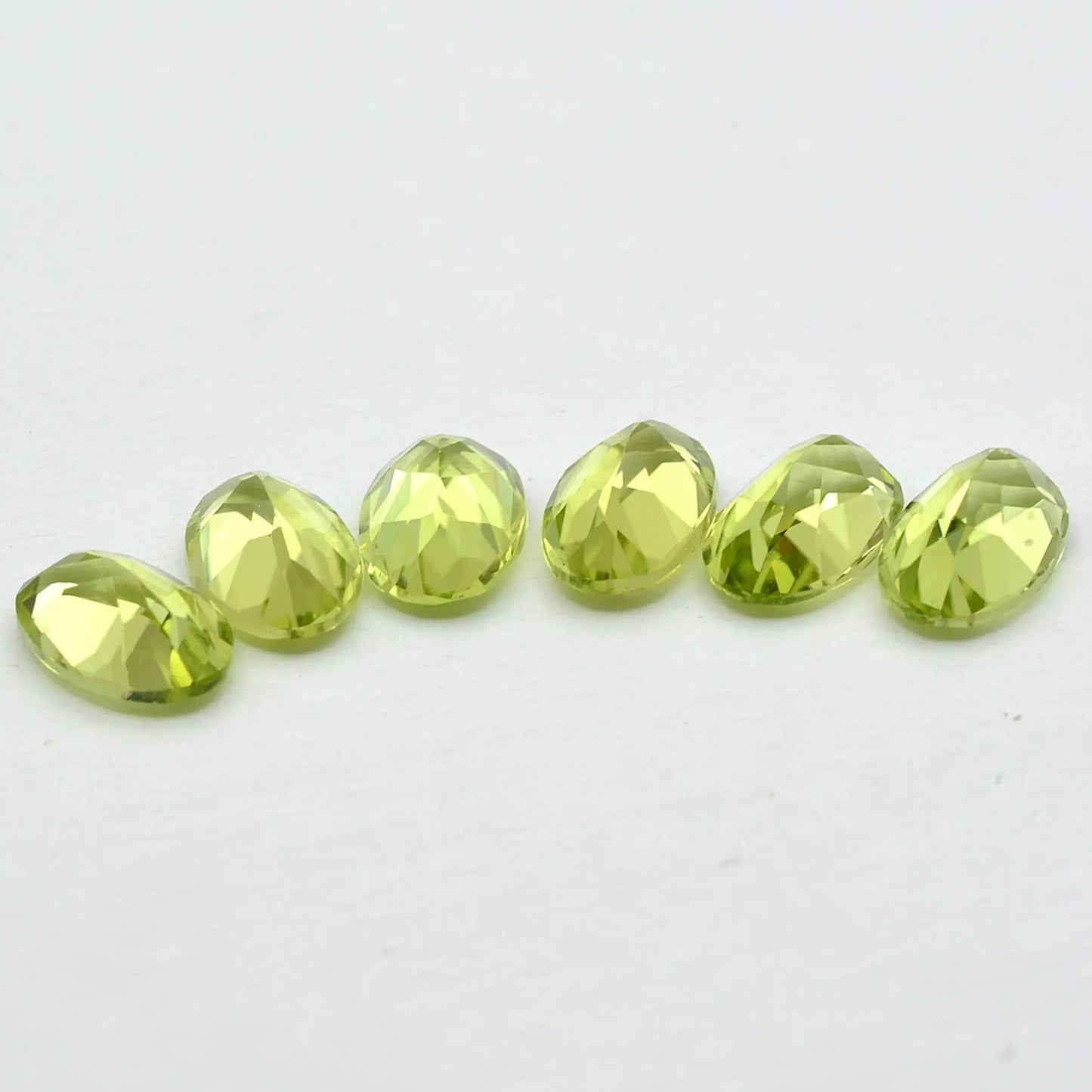 Lot Péridots Ovales 6x4-3ct