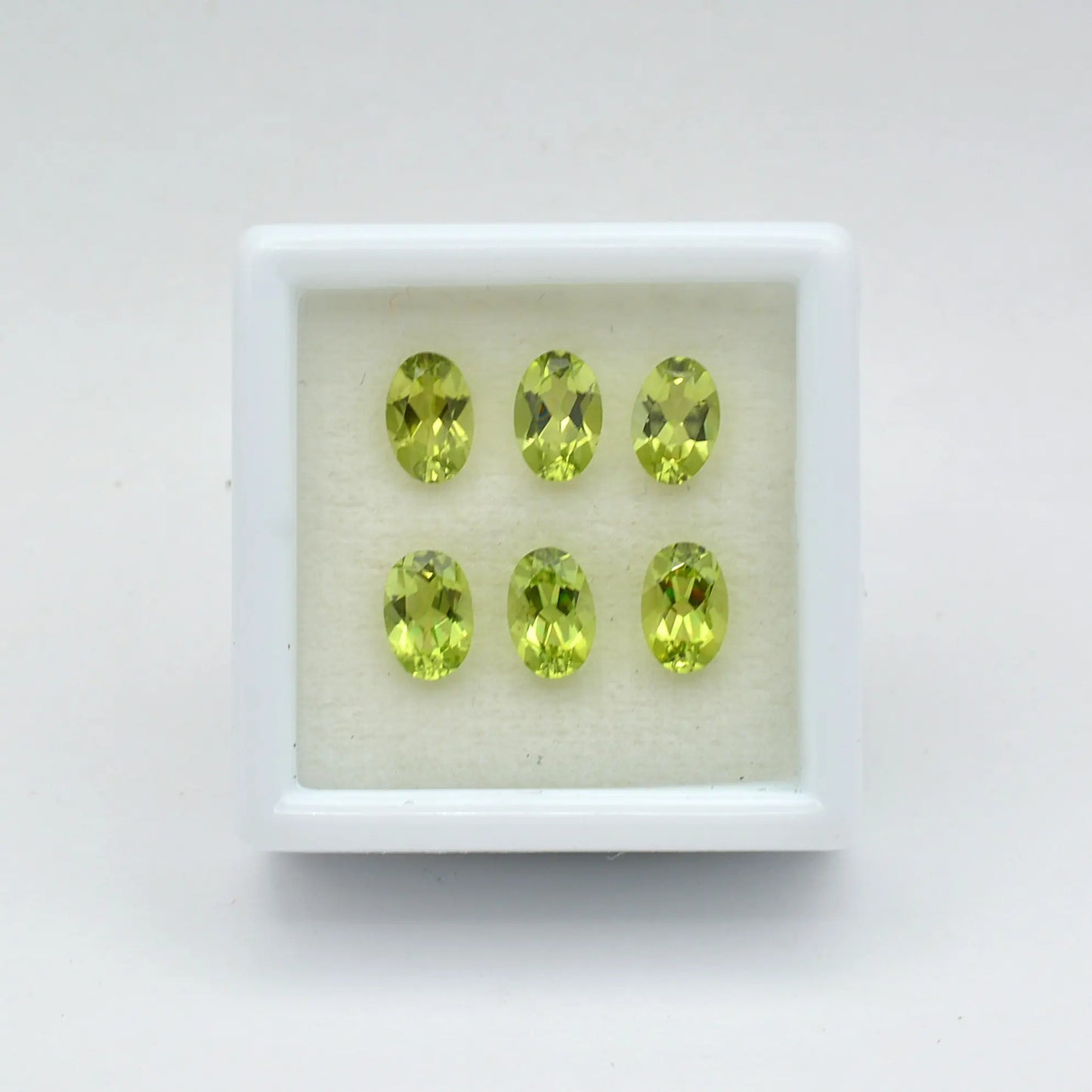 Lot Péridots Ovales 6x4-3ct