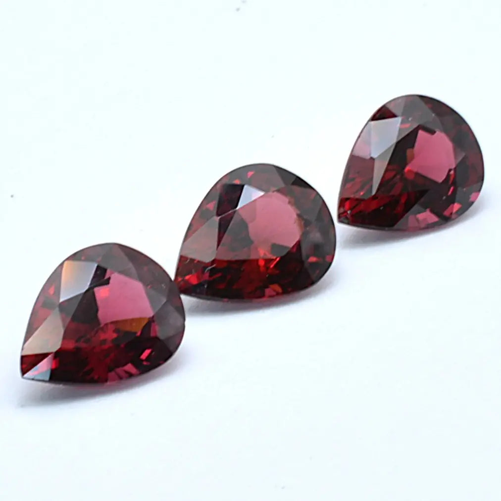 pierre taillée Lot de 3 Grenat Rhodolite Poire 5,48ct