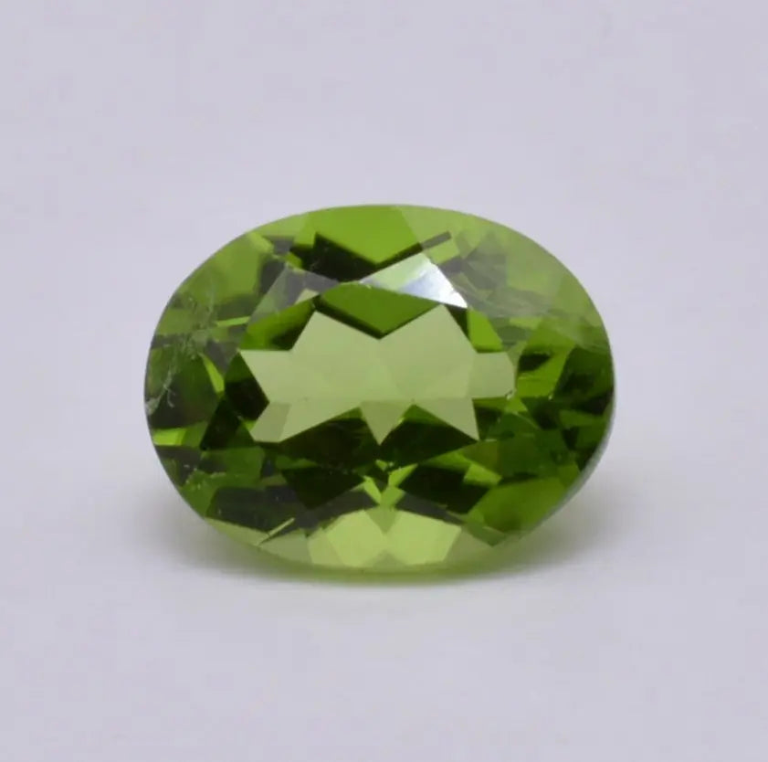 Péridot Ovale 2,28ct - pierre précieuse - gemme