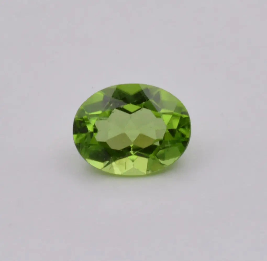 Péridot Ovale 2,23ct - pierre précieuse - gemme