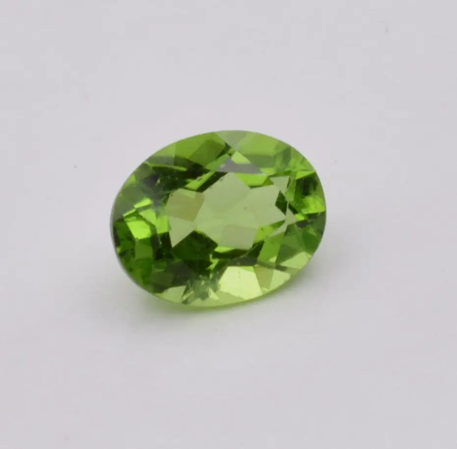 Péridot Ovale 2,23ct - pierre précieuse - gemme