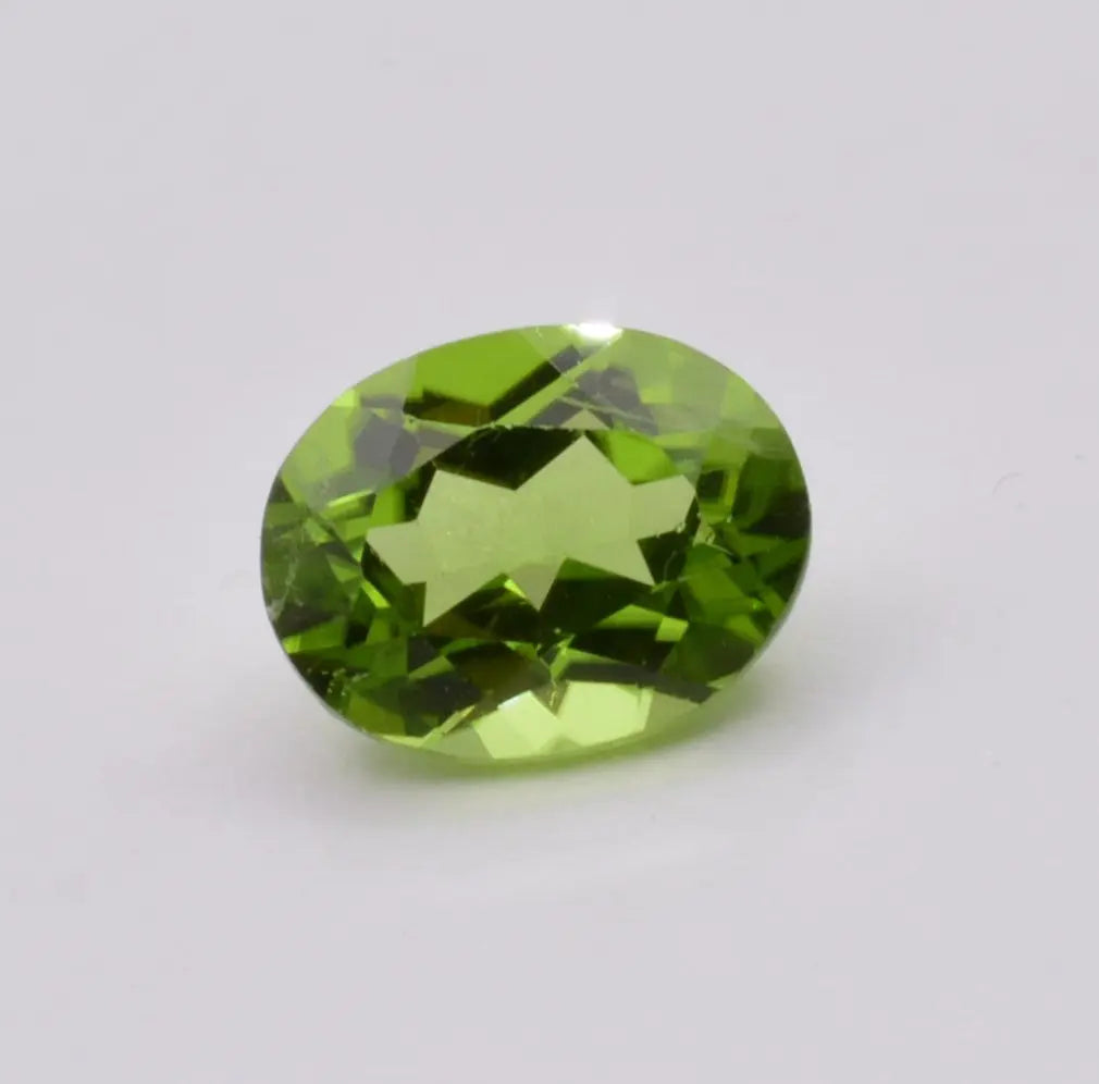 Péridot Ovale 2,28ct - pierre précieuse - gemme