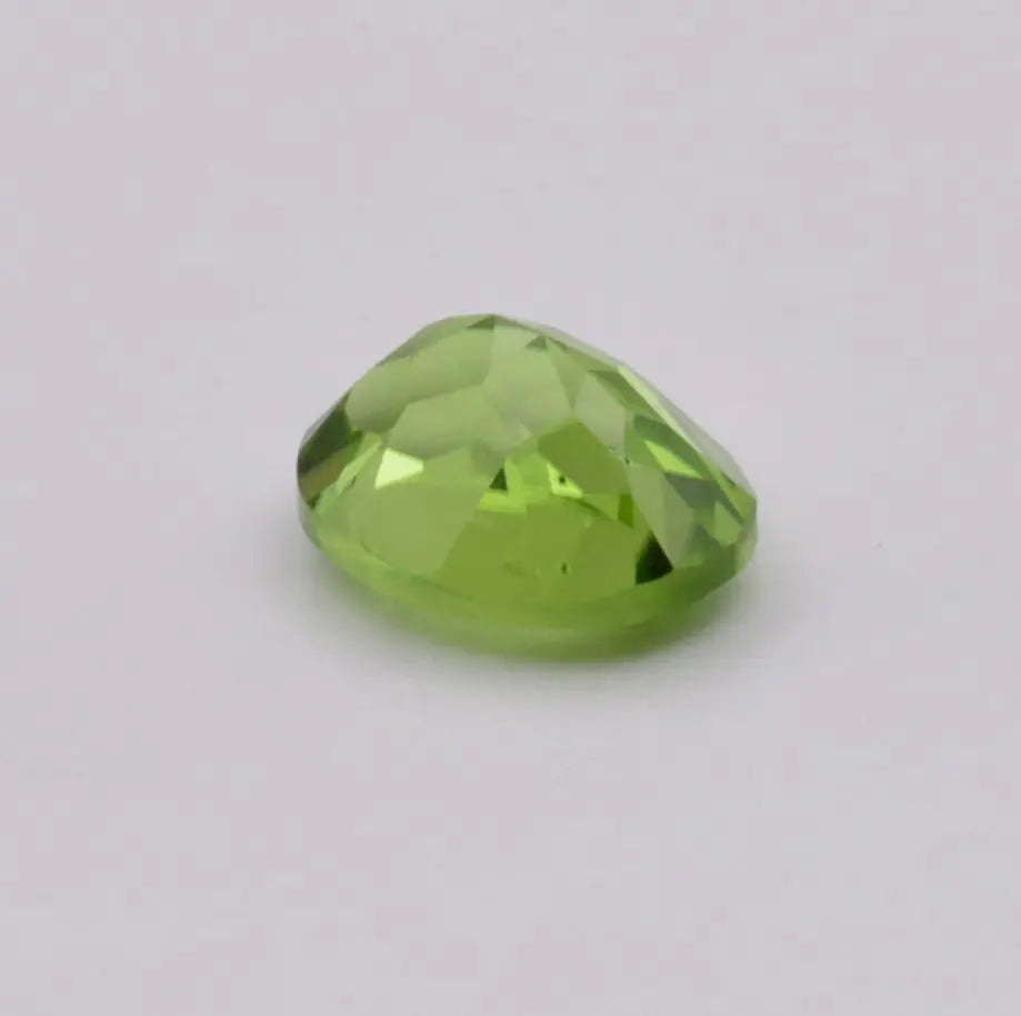 Péridot Ovale 2,47ct - pierre précieuse - gemme