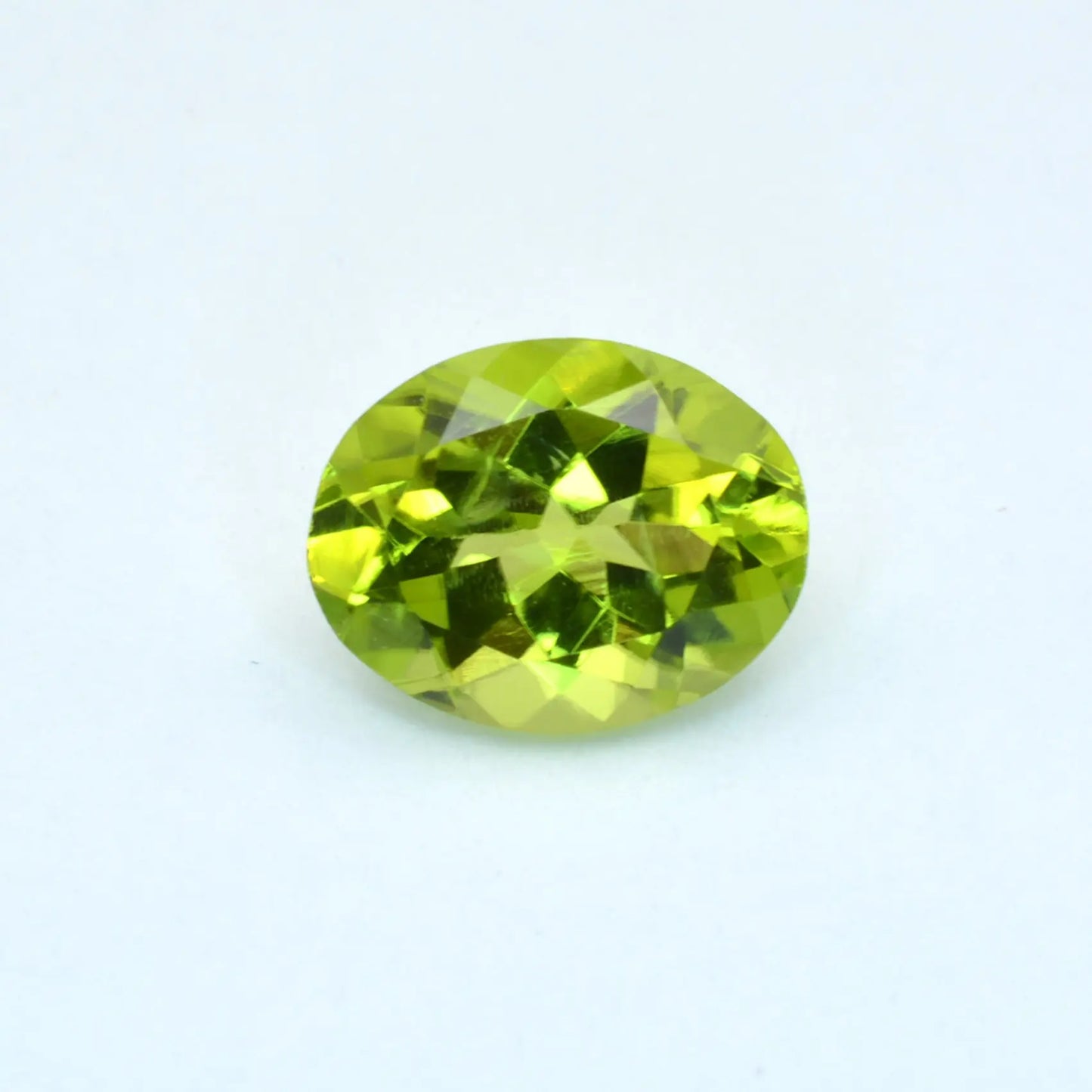 Pierre taillée Péridot Ovale 1,88ct