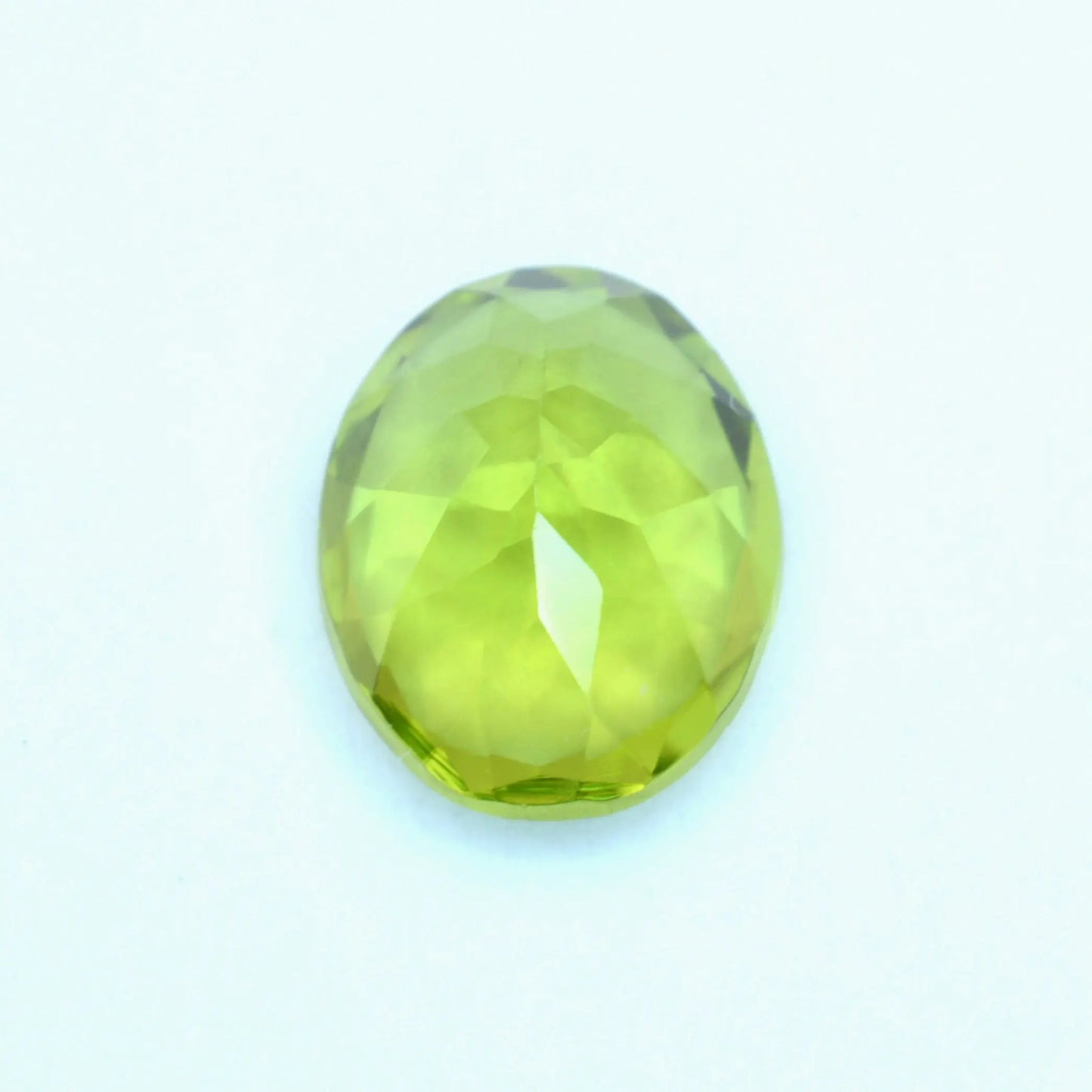 Pierre taillée Péridot Ovale 1,88ct