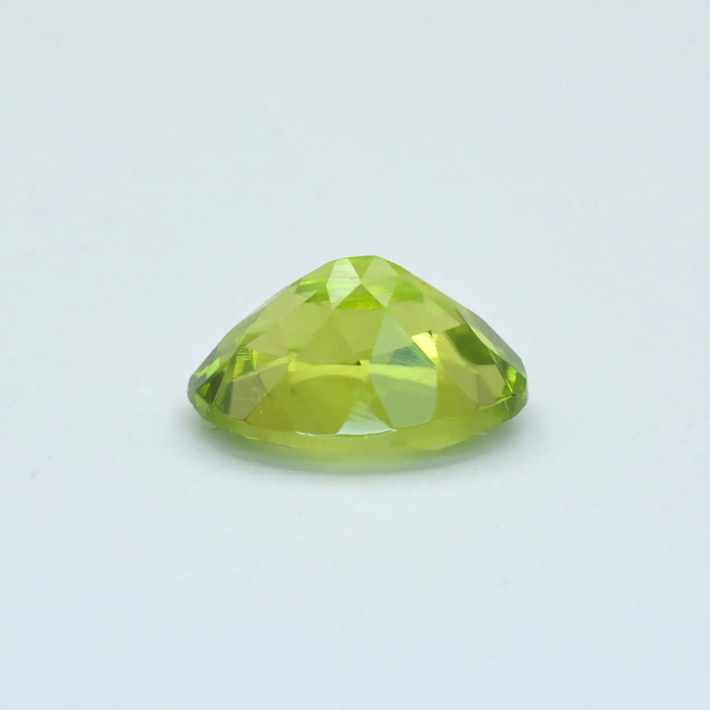 Pierre taillée Péridot Ovale 1,88ct
