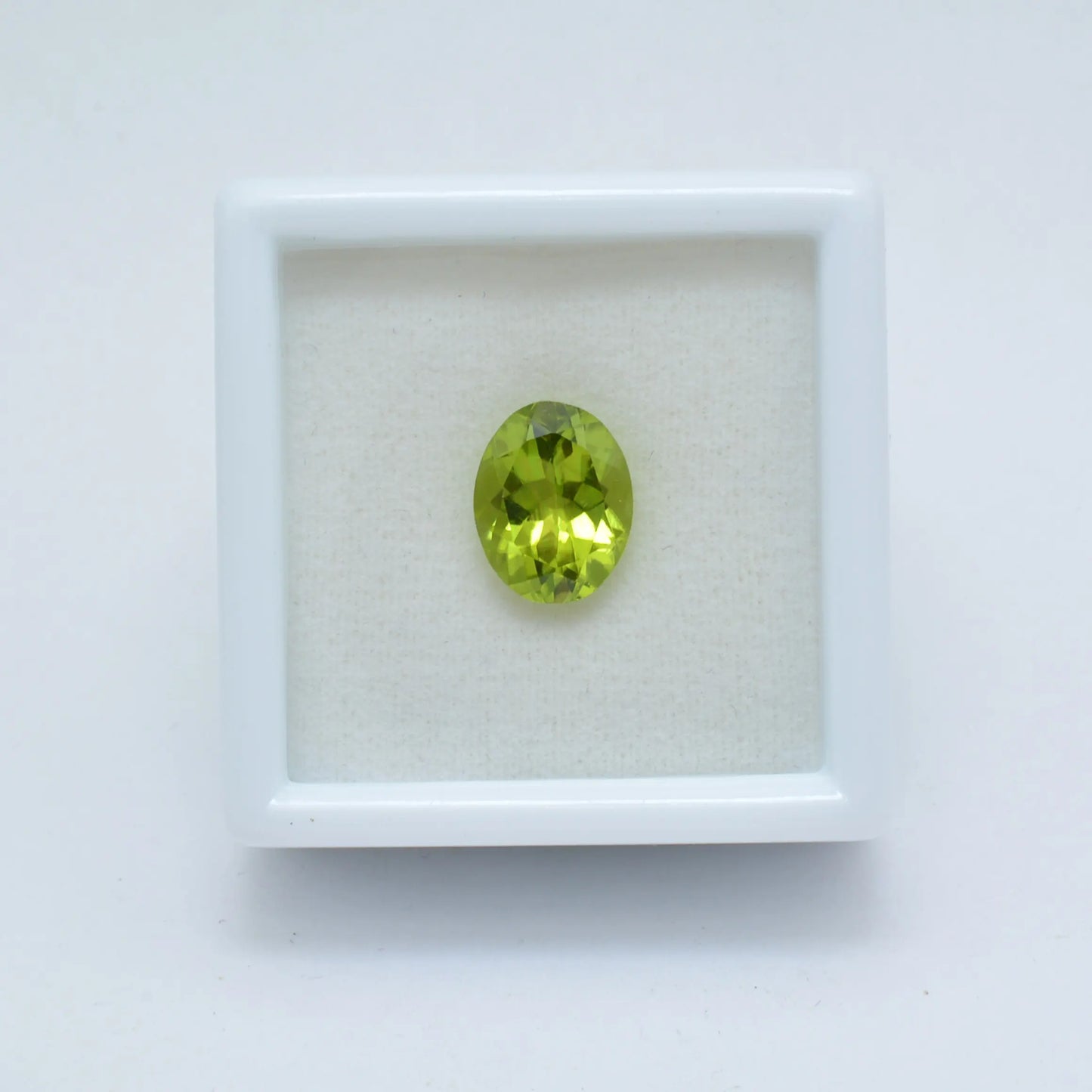 Pierre taillée Péridot Ovale 1,88ct