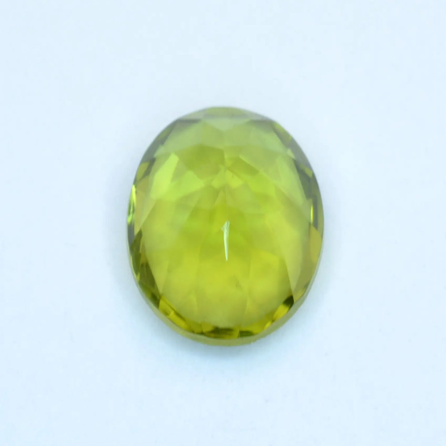Pierre taillée Péridot Ovale 2,09ct