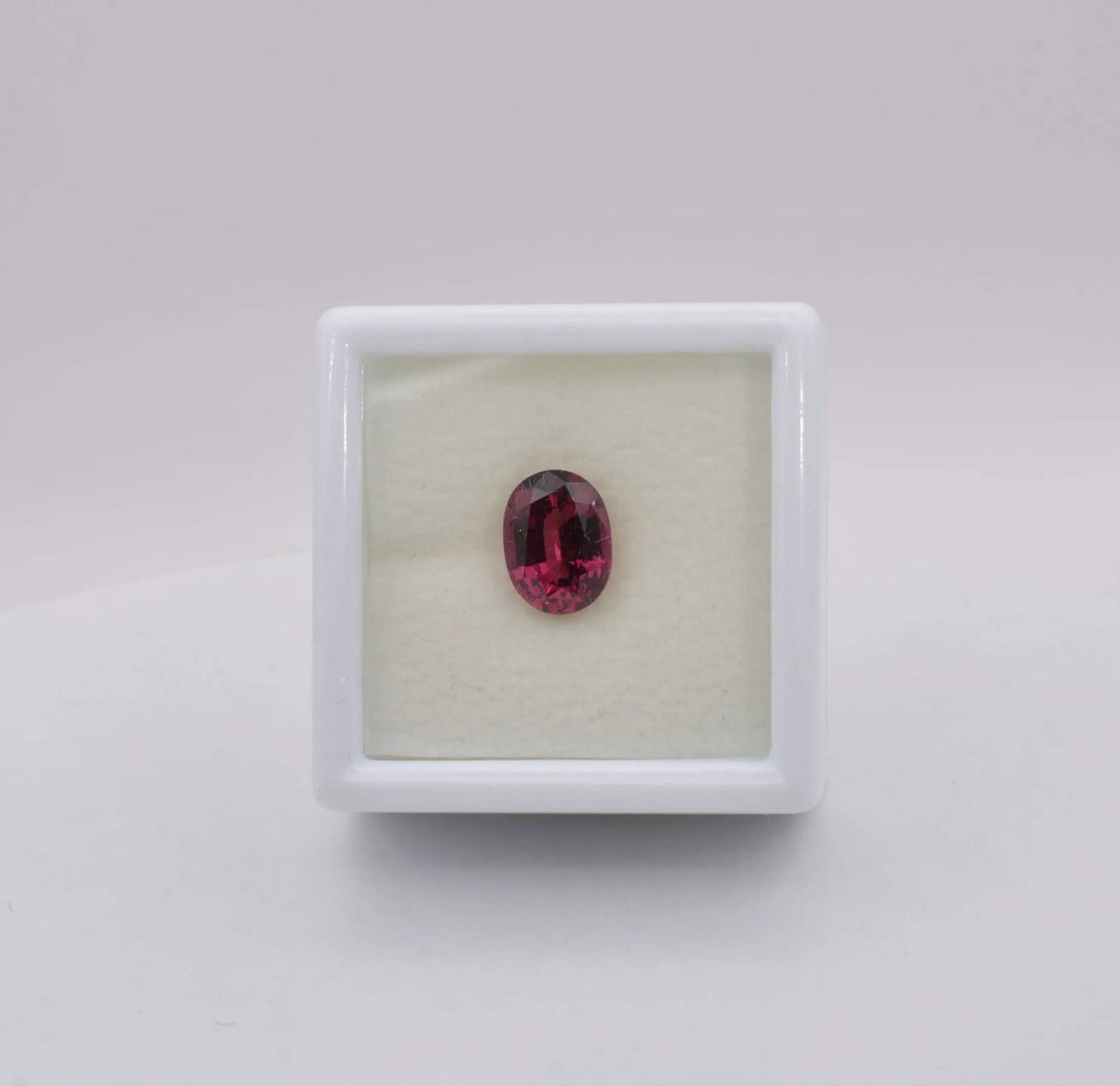pierre taillée Grenat Rhodolite 1,79ct