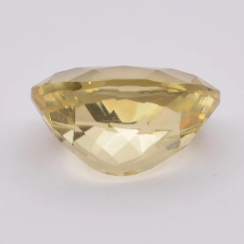 Pierre taillée Scapolite Jaune Ovale 2,40ct