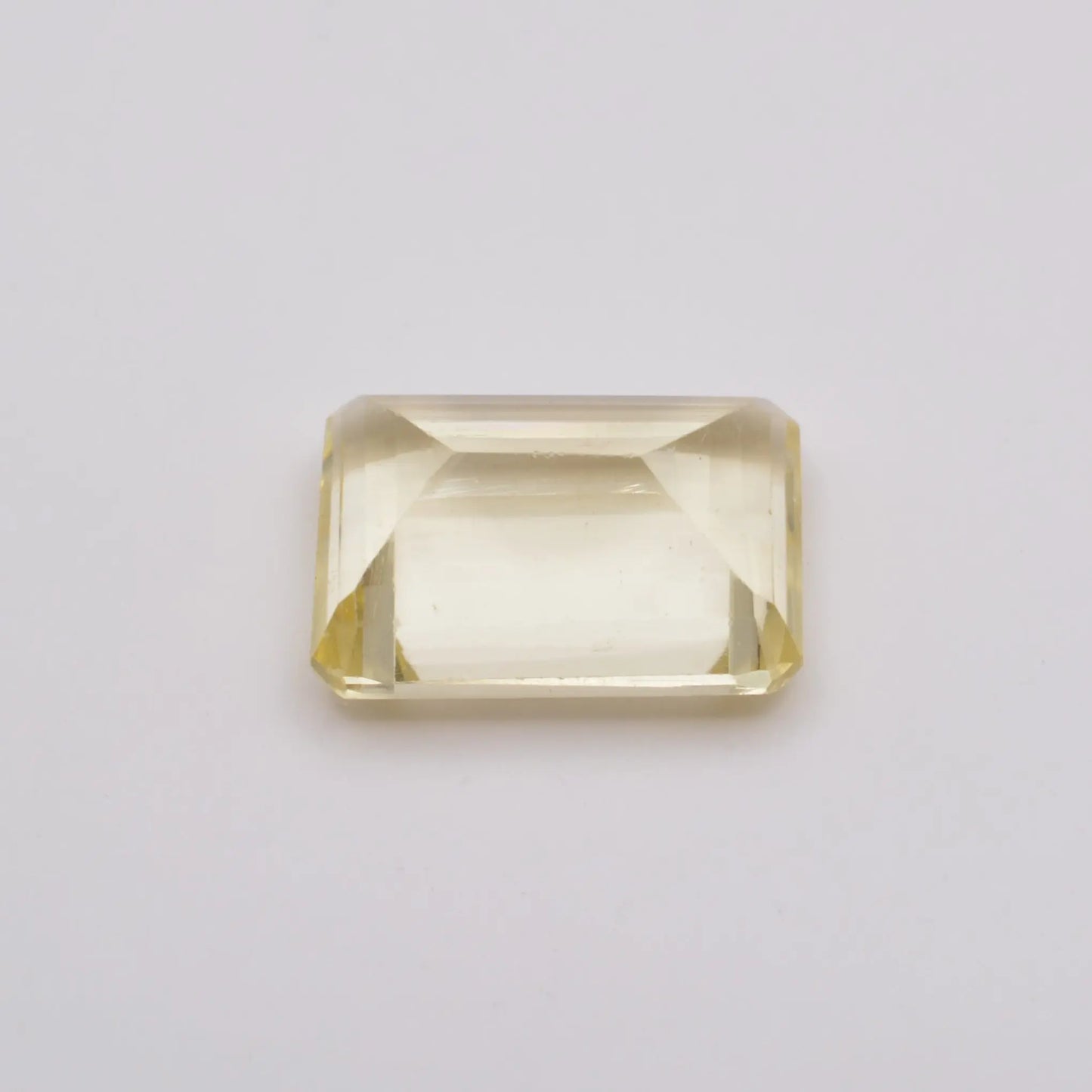 Pierre taillée Scapolite 5,06ct