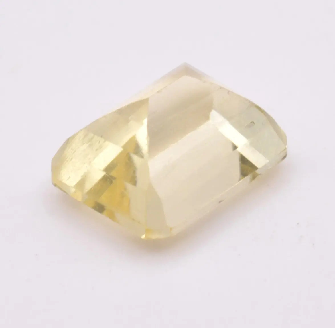 Pierre taillée Scapolite Jaune Rectangle 2,0ct