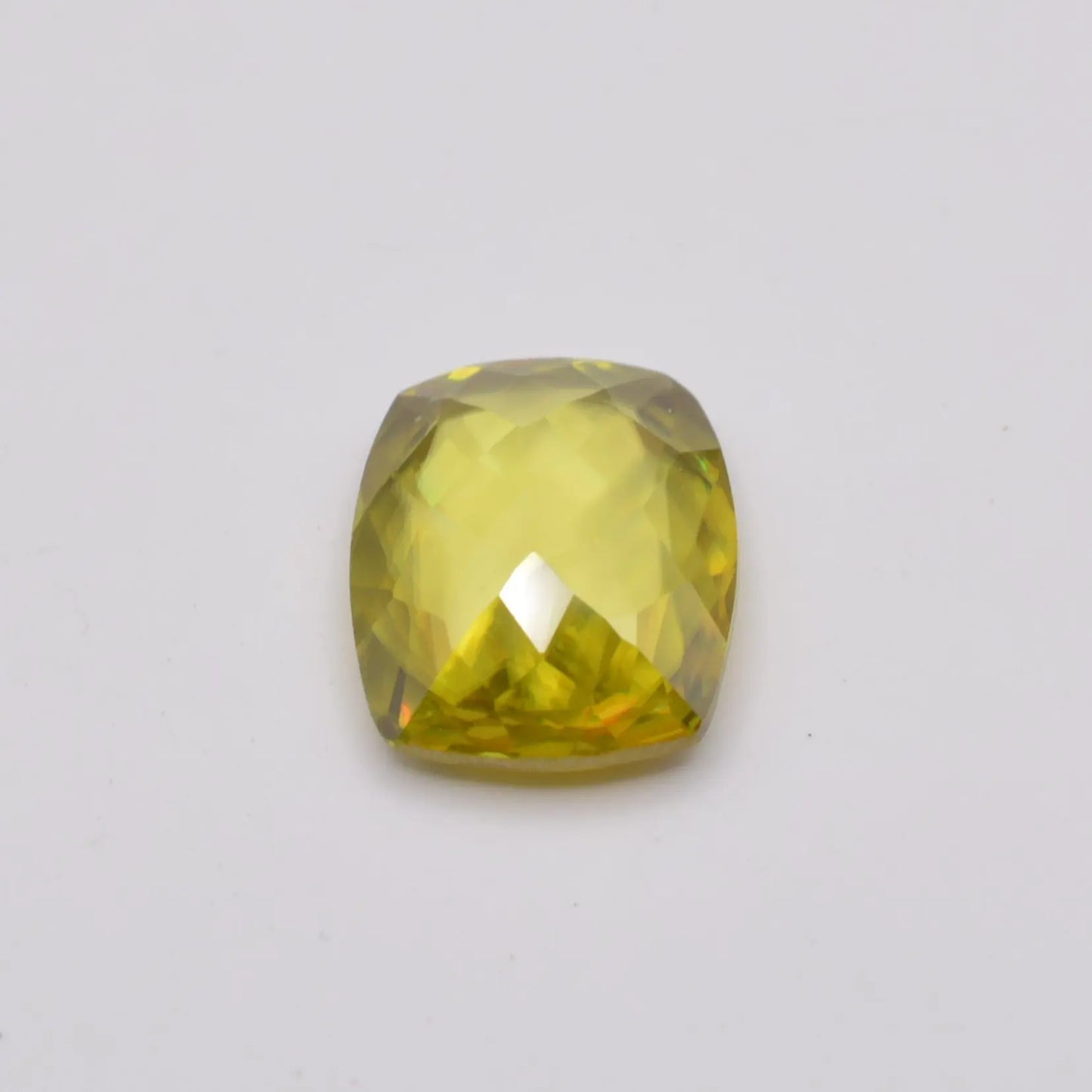 Pierre taillée Sphène ou Titanite Coussin Rectangle 2,22ct