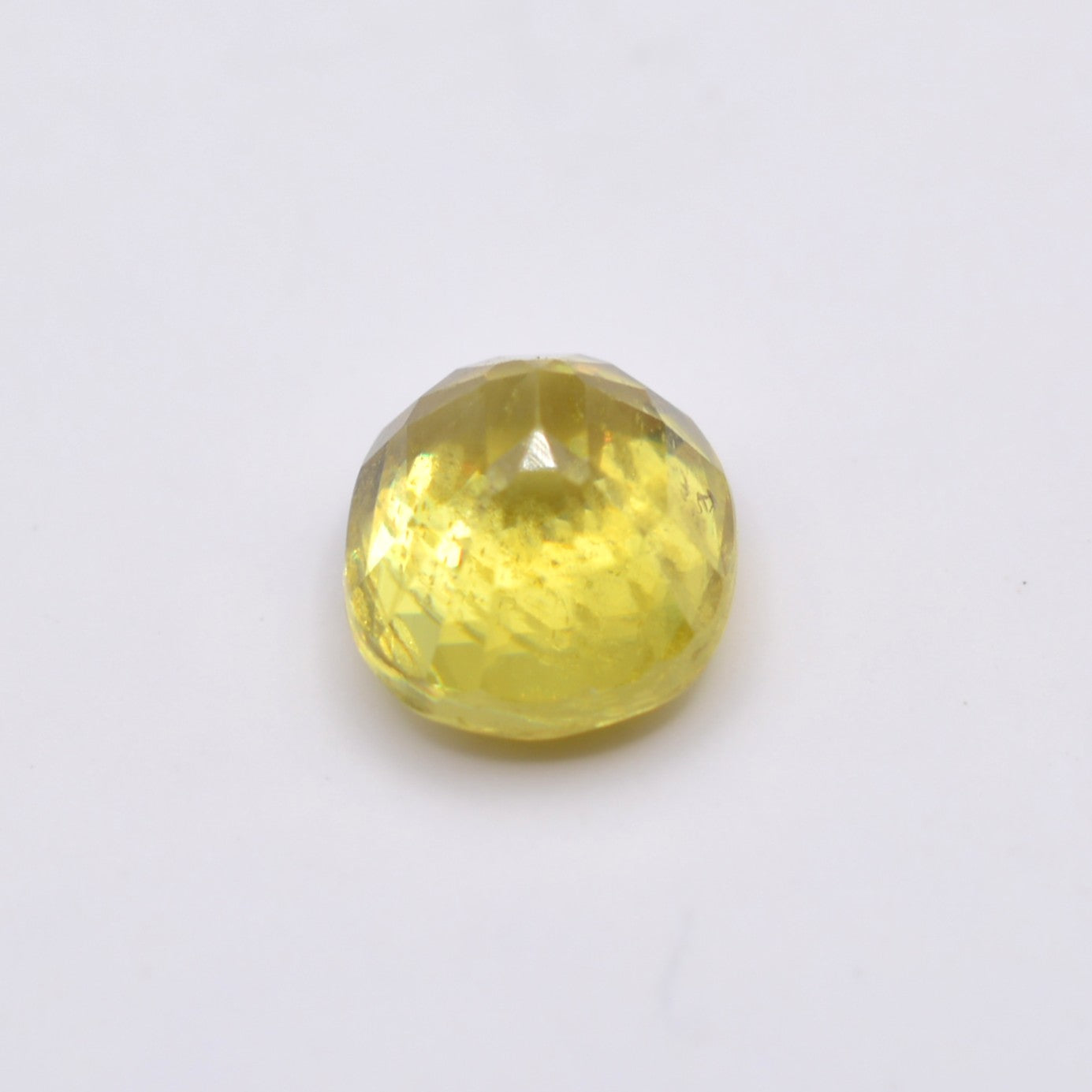 Pierre taillée Sphène ou Titanite Ovale 1,21ct