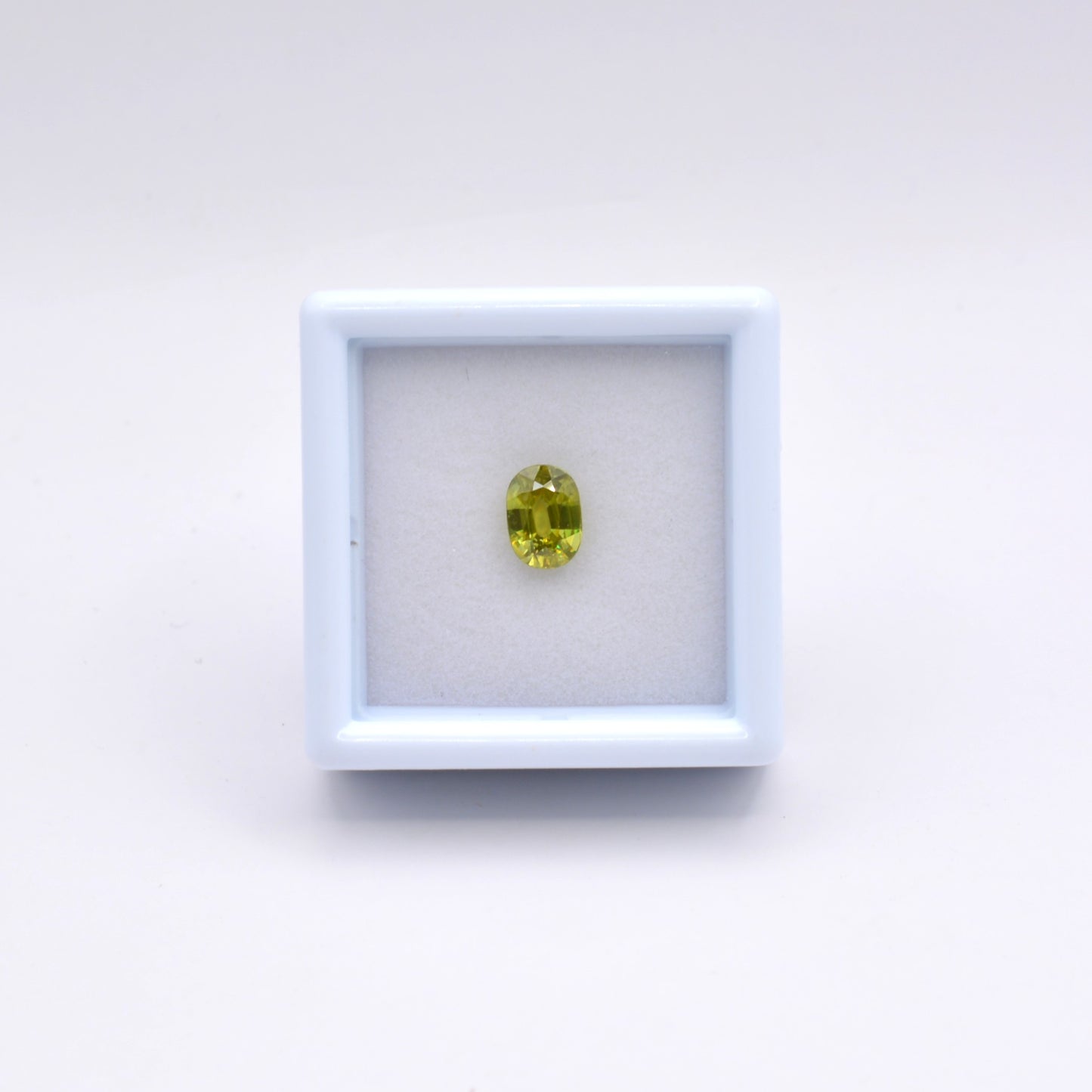 Sphène ou Titanite Ovale 0,77ct Pierre précieuse
