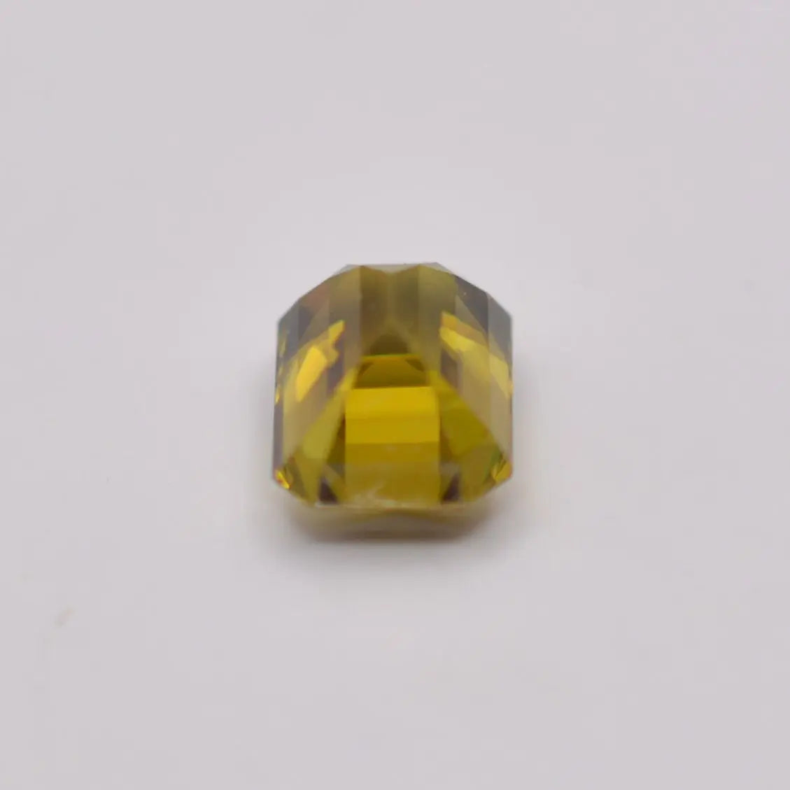 Pierre taillée Sphène ou Titanite Rectangle 1,74ct