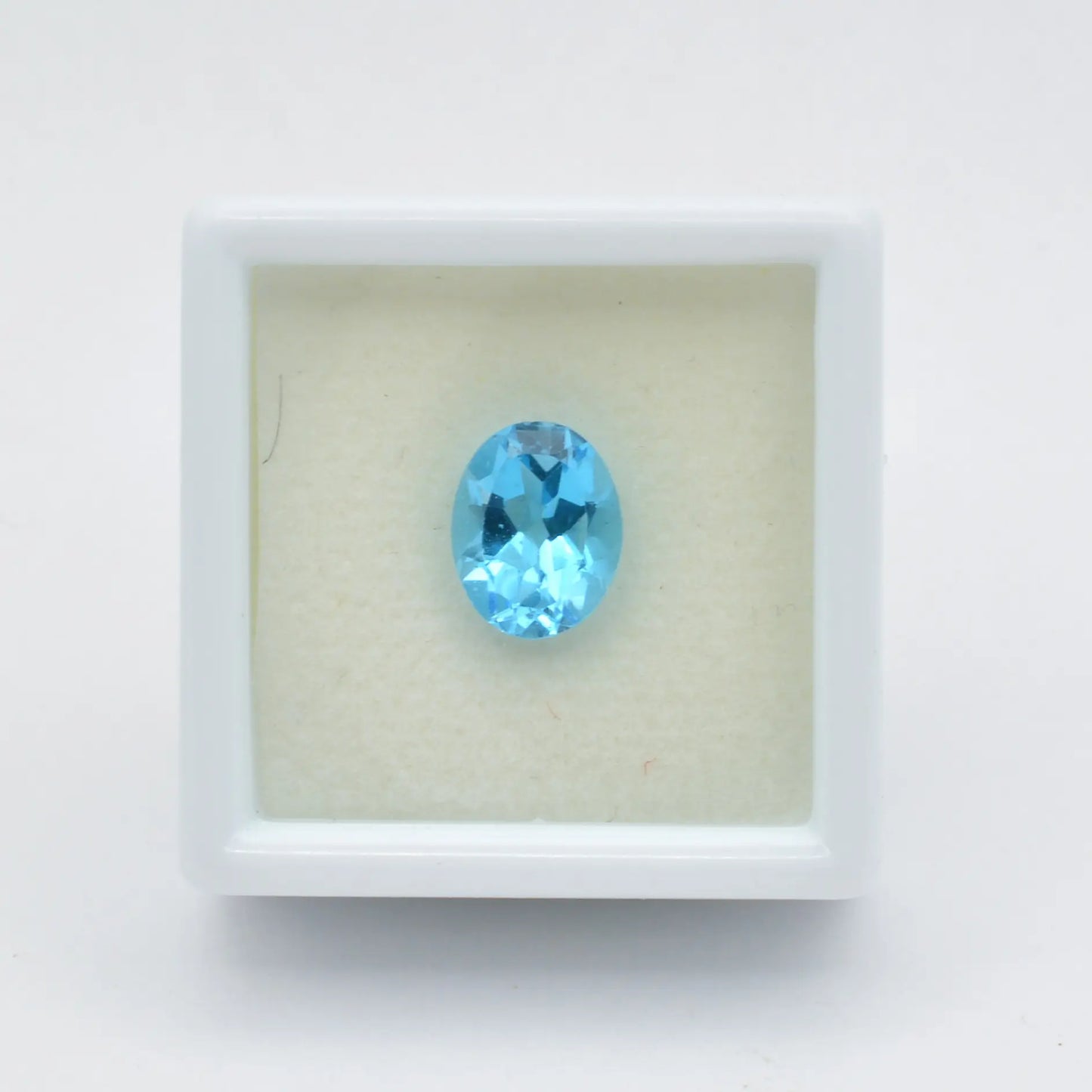 Topaze Bleue Ovale 2,16 ct