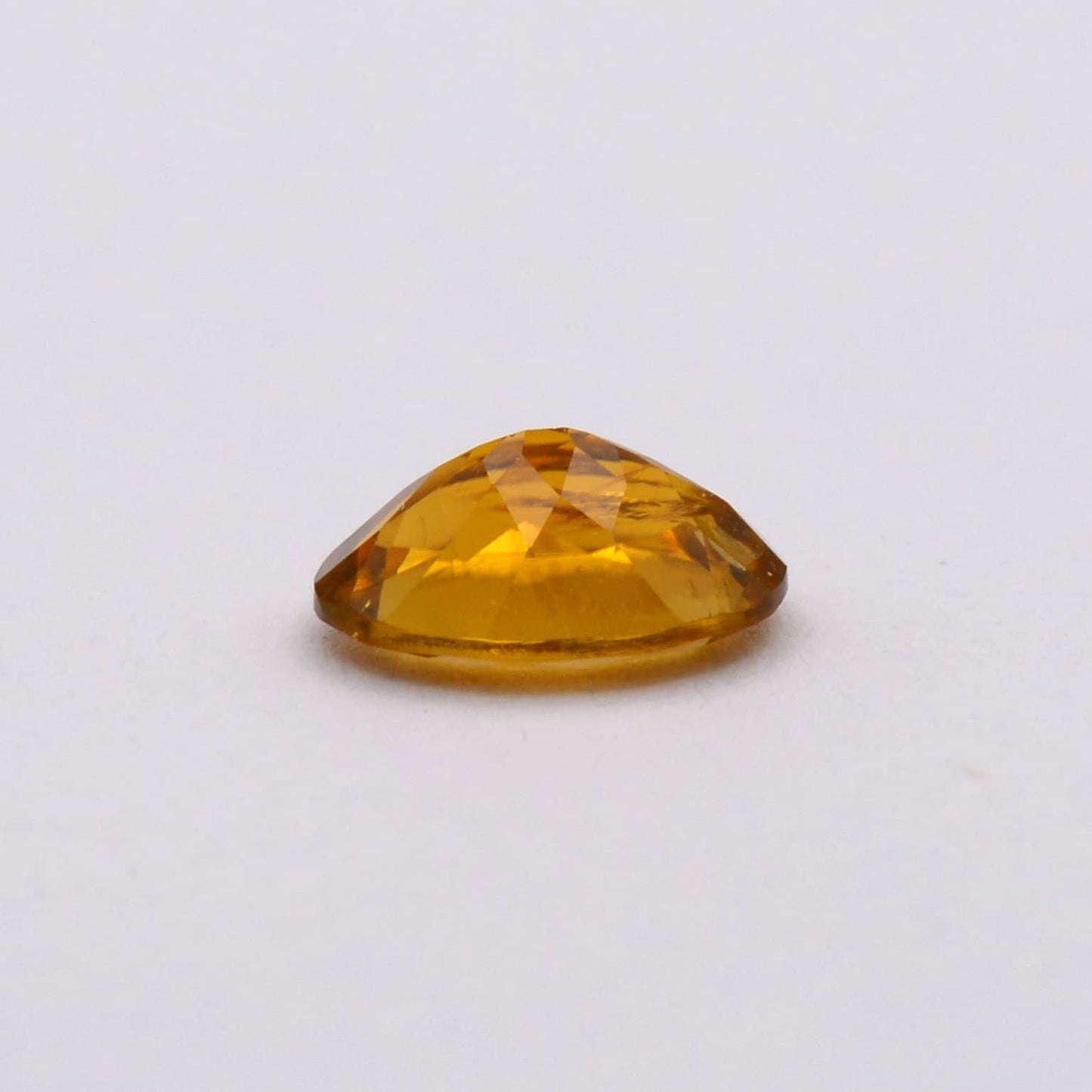 Tourmaline jaune ovale 0,71 ct