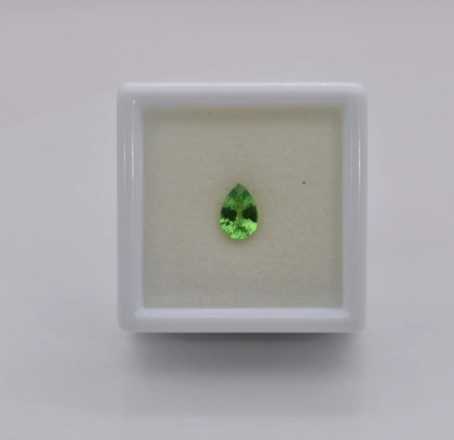 Grenat Tsavorite Poire Vert 0,60ct - pierre précieuse - gemme
