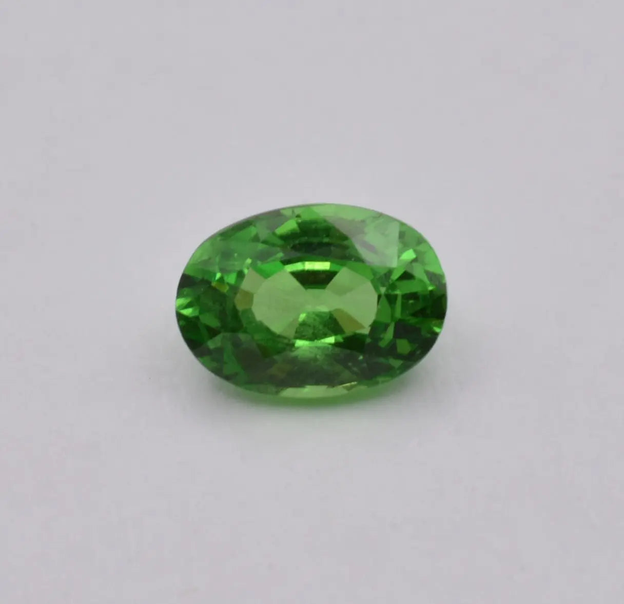 Grenat Tsavorite Ovale Vert 0,77ct - pierre précieuse - gemme