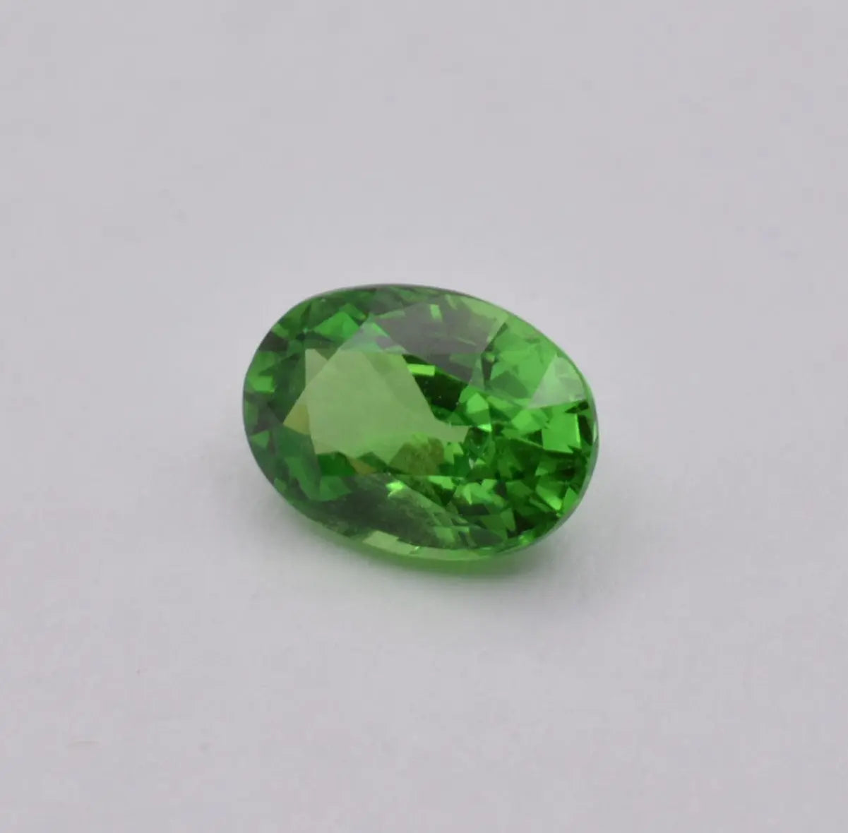 Grenat Tsavorite Ovale Vert 0,77ct - pierre précieuse - gemme