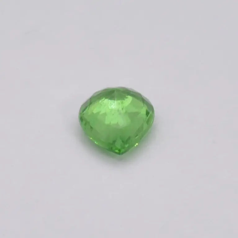 Pierre taillée Grenat Tsavorite Poire Vert 0,54ct