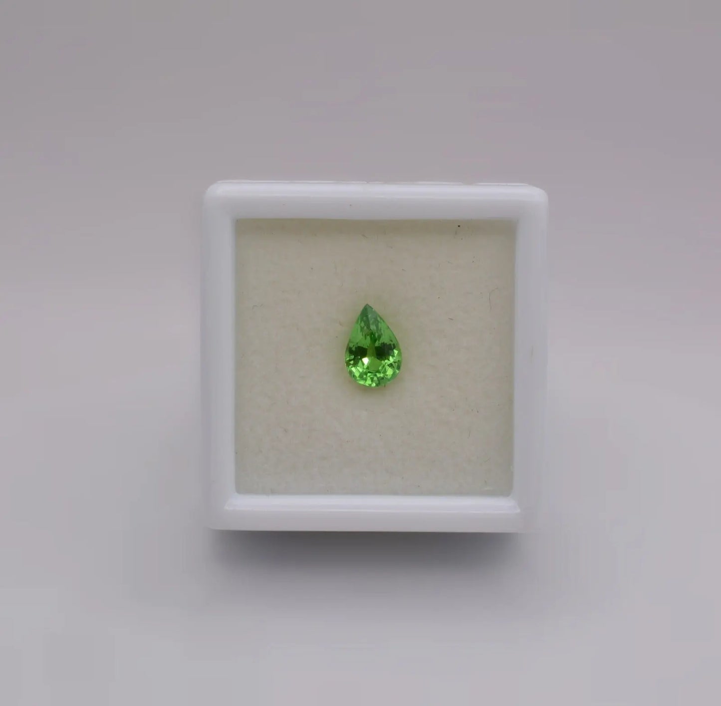 Grenat Tsavorite Poire Vert 0,77ct - pierre précieuse - gemme