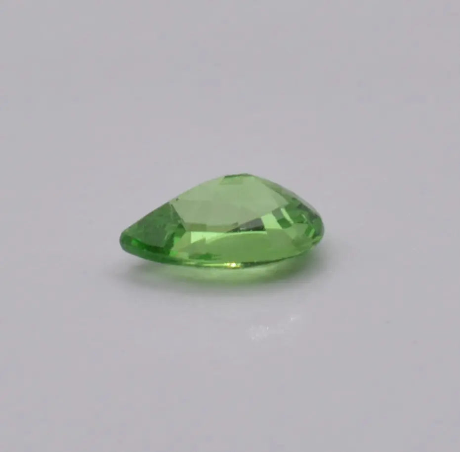 Grenat Tsavorite Poire Vert 0,60ct - pierre précieuse - gemme
