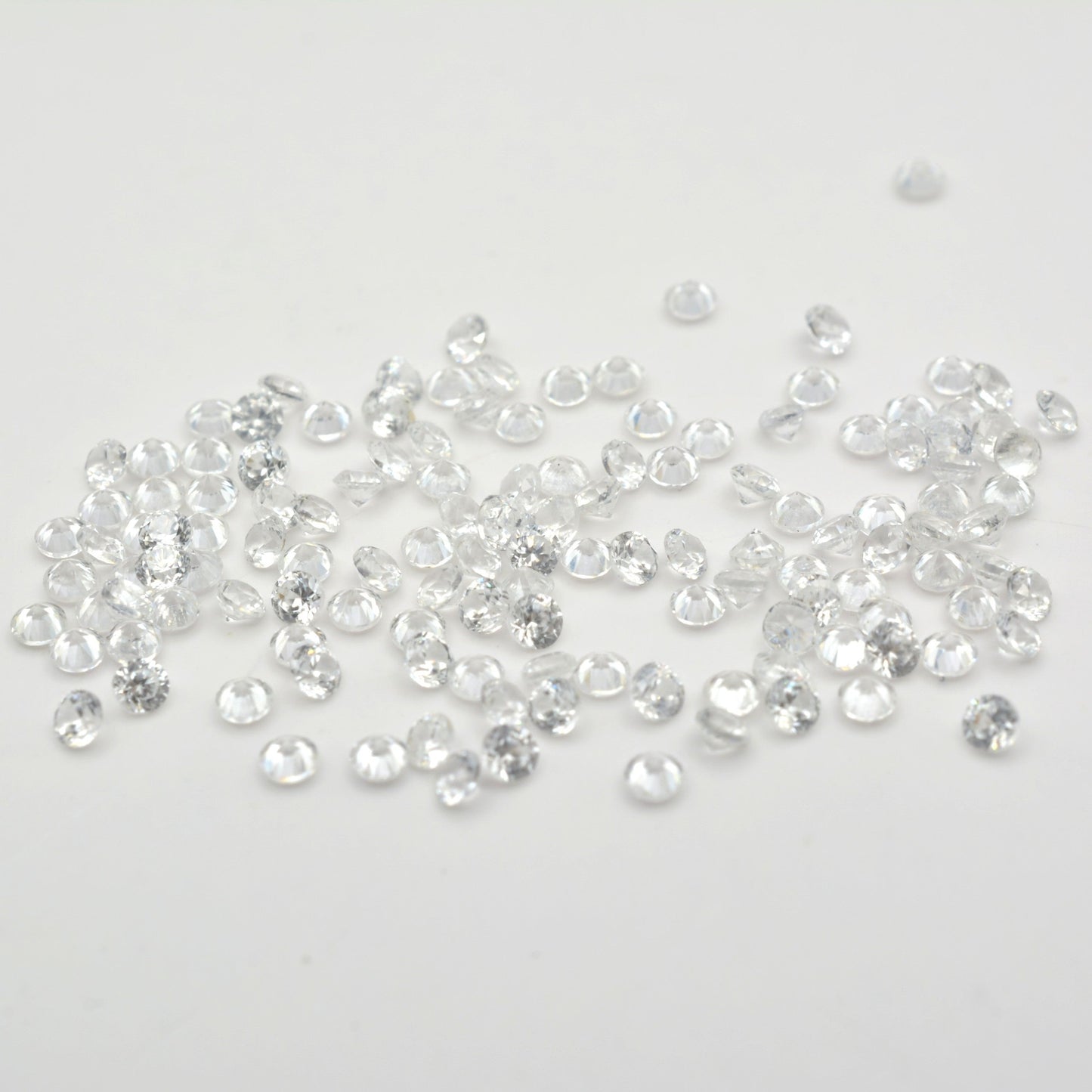Pierre taillée Lot de Zircon Rond 1,9mm 6,5ct