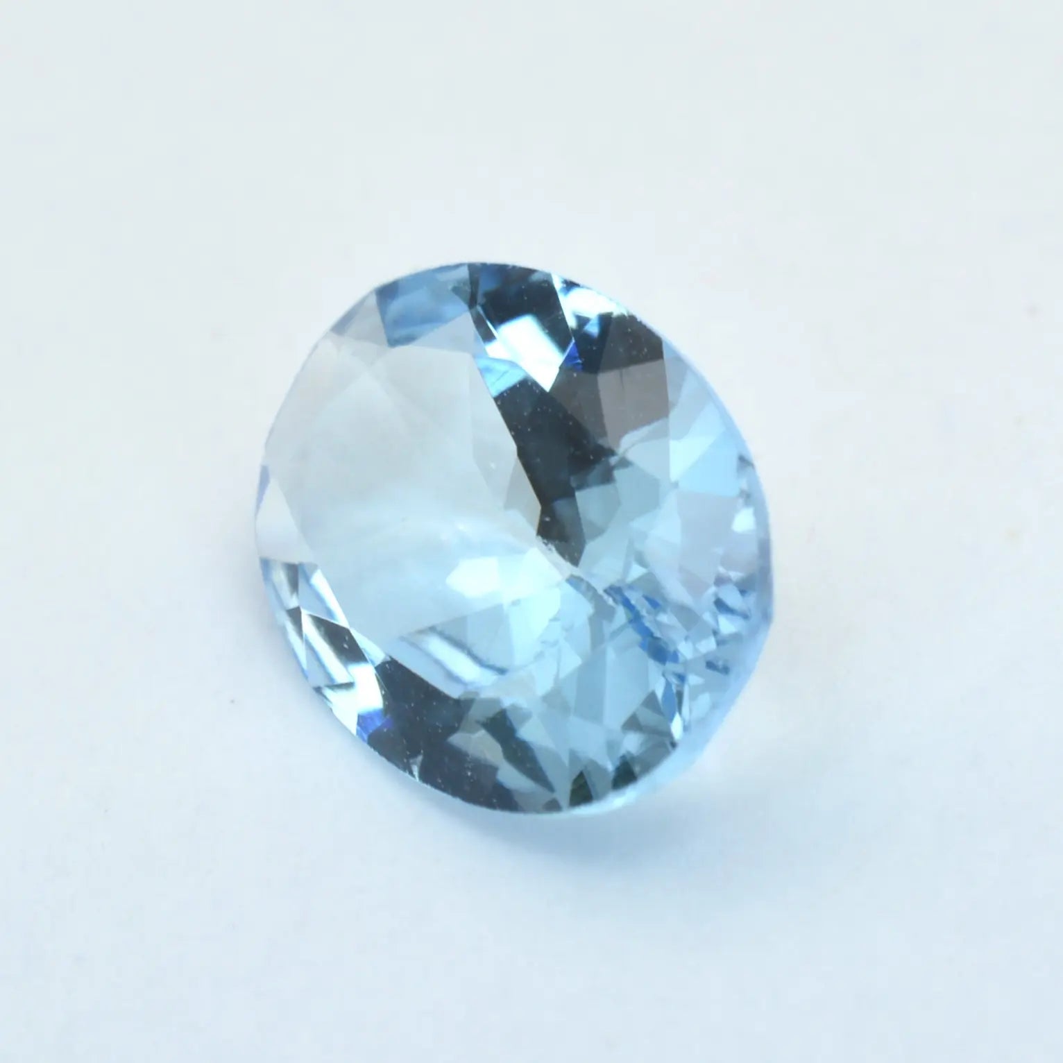 Pierre taillée Aigue-Marine Ovale 0,87ct 