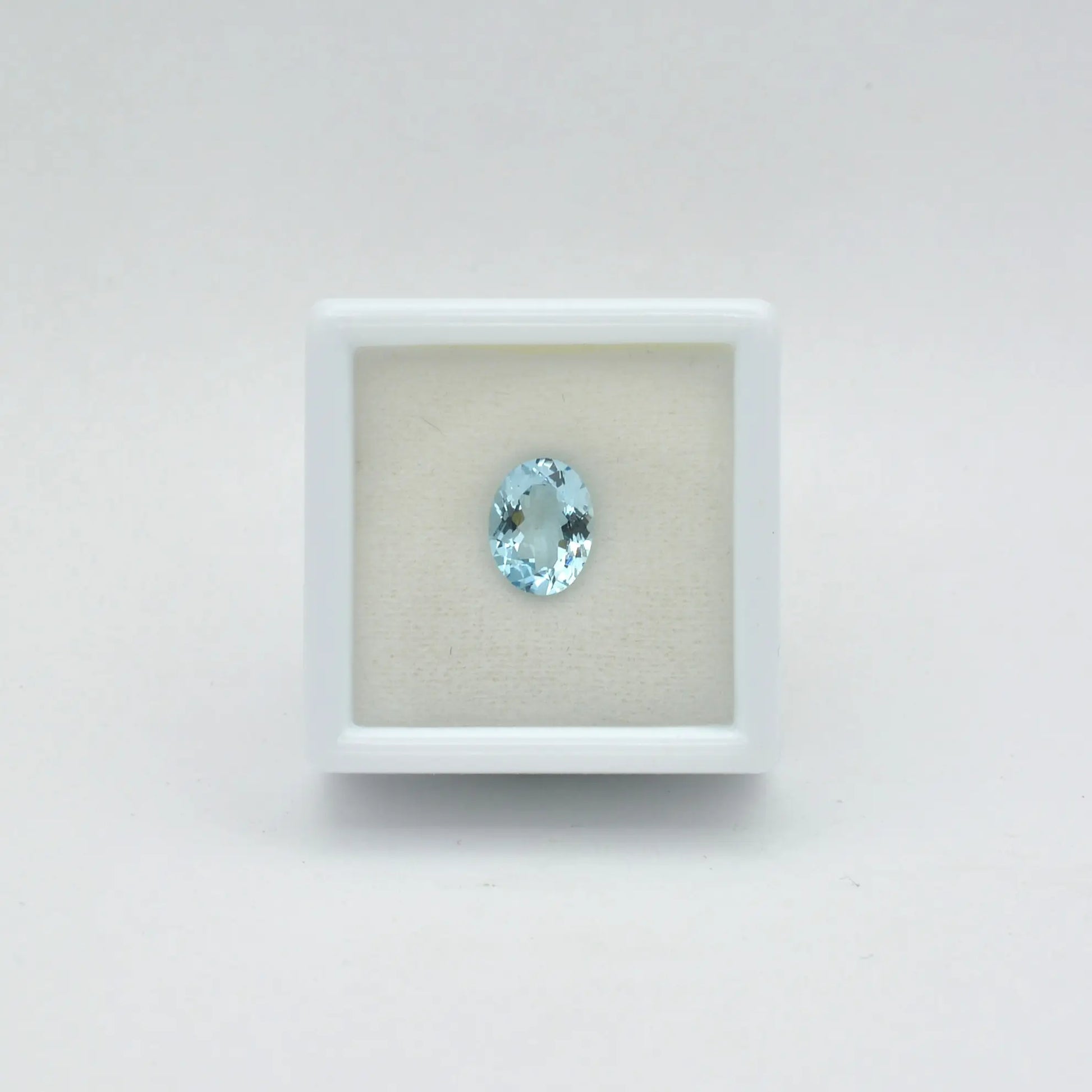 Pierre taillée Aigue-Marine Ovale 1,15ct 